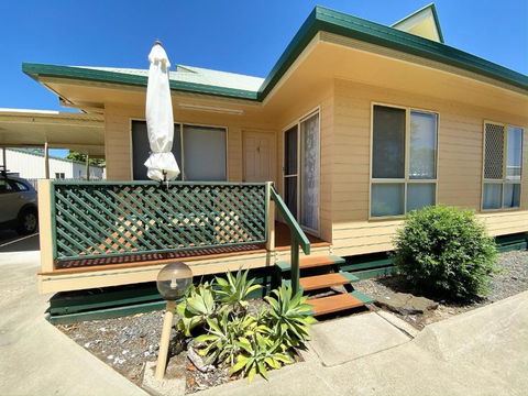 San Marco Villa 4 - Burrum Heads- Beachfront- 2BR - Pool- Aircon - Tourism Townsville 0