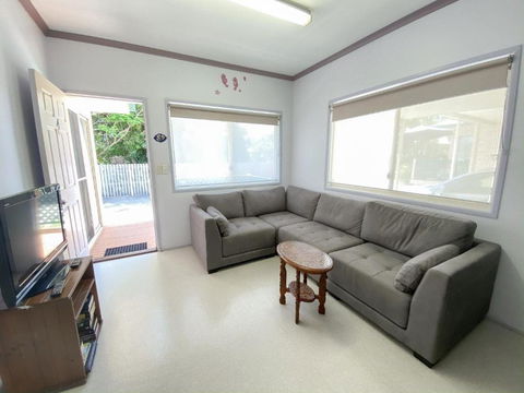 San Marco Villa 4 - Burrum Heads- Beachfront- 2BR - Pool- Aircon - Tourism Townsville 2