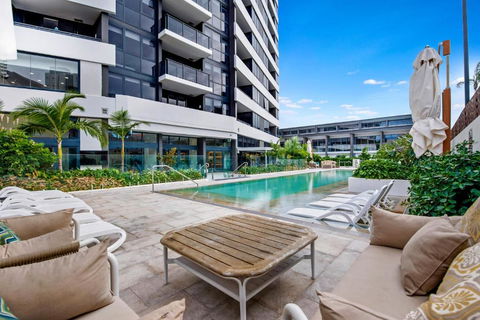 Ruby Building - Self Contained, Privately Managed Apartments - Tourism Townsville 0