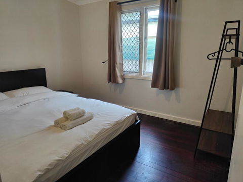 S&S Guest House - Tourism Townsville 0