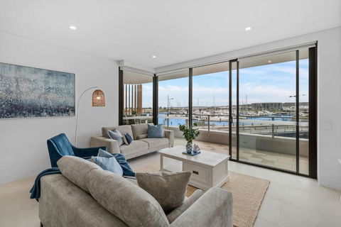 Sailview Escape - A Tranquil Marina Hideaway - Tourism Townsville 0