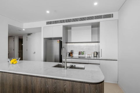 Sailview Escape - A Tranquil Marina Hideaway - Tourism Townsville 2