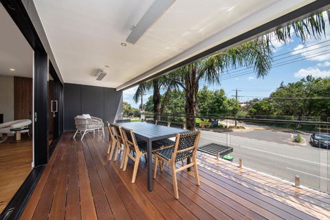 Sandringham Sunshine Escape - Tourism Townsville 1