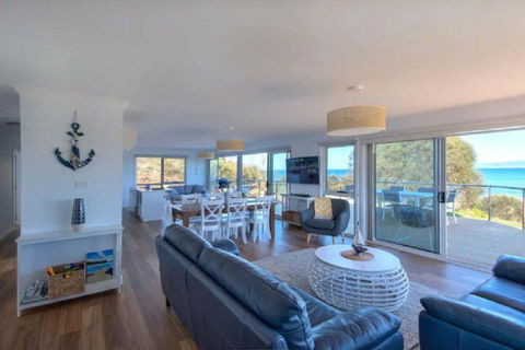 Sandbar Beach House - Tourism Townsville 3