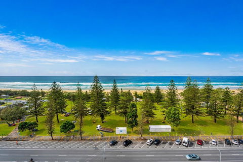 Sandpiper Broadbeach - Tourism Townsville 0