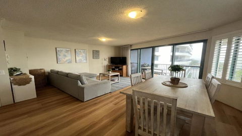 Sandy Cove Unit 6 - Tourism Townsville 3