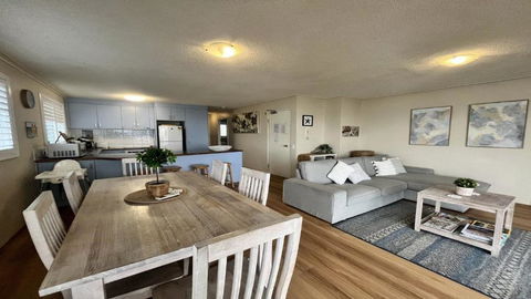 Sandy Cove Unit 6 - Tourism Townsville 2