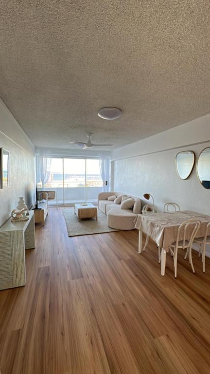 Sea Side Apartment Escape - Tourism Townsville 3