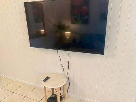 Serenity On Tully - Cozy Queenslander Hideaway - Tourism Townsville 3