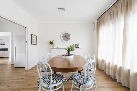 Space And Comfort On Marshall - Tourism Townsville 0