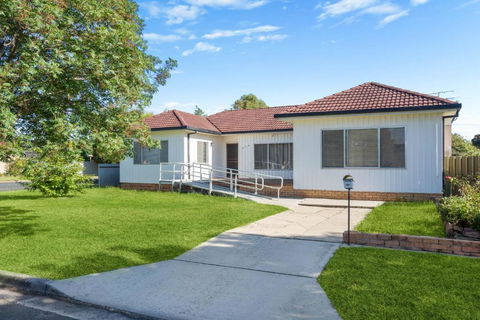 Space And Comfort On Marshall - Tourism Townsville 2