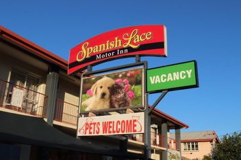 Spanish Lace Motor Inn with Tourism Townsville