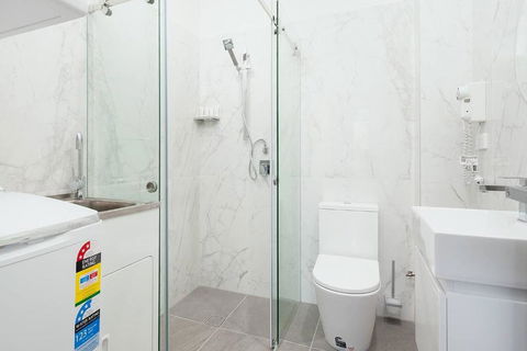 STUNNING SYDNEY HOME 5 - Tourism Townsville 3