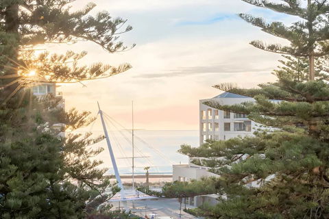 SUNSET GETAWAY GLENELG - Tourism Townsville 0