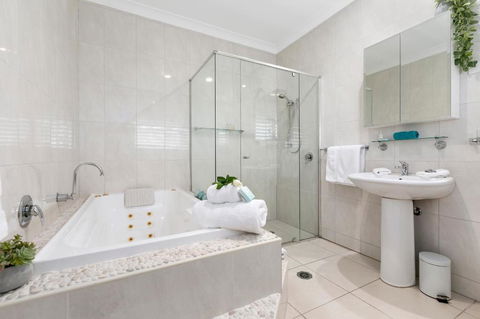 The Country House At Hunchy Montville - Tourism Townsville 1