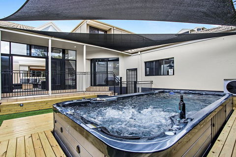 Beachside At Sapphire - Tourism Townsville 1