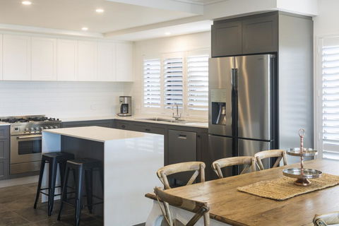 Beachside Bliss In Clifton Beach - Tourism Townsville 3