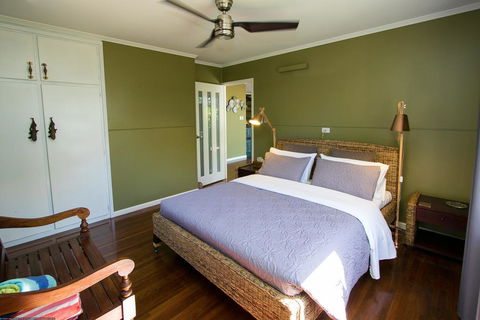 Beachside Cottages - Tourism Townsville 3
