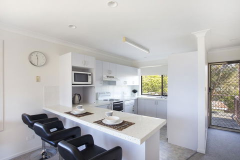Beachside Getaway - Tourism Townsville 1