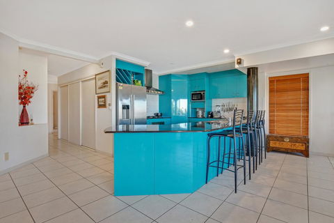 Beautiful Waterfront Home- CHELSEA - Tourism Townsville 3