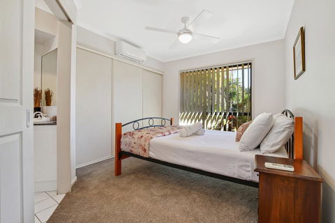 Beautiful Waterfront Home- CHELSEA - Tourism Townsville 2