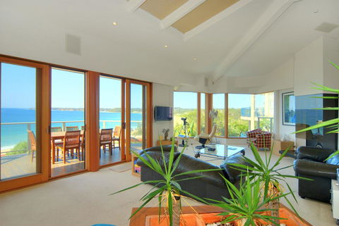 BEDARRA, MOLLYMOOK BEACH - Tourism Townsville 0