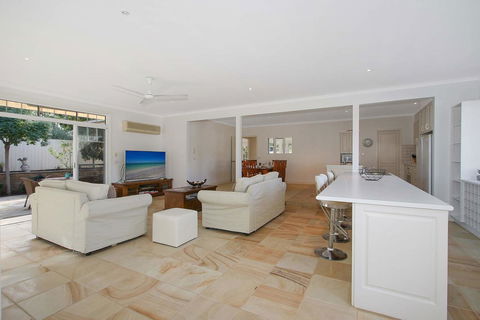 Bella House - Tourism Townsville 1