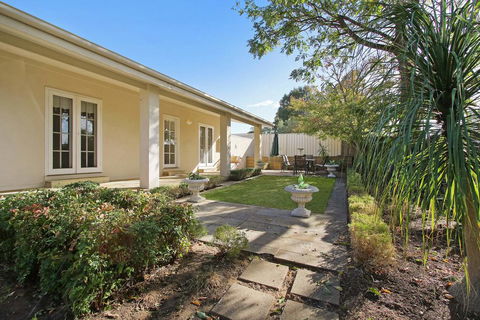 Bella House - Tourism Townsville 3
