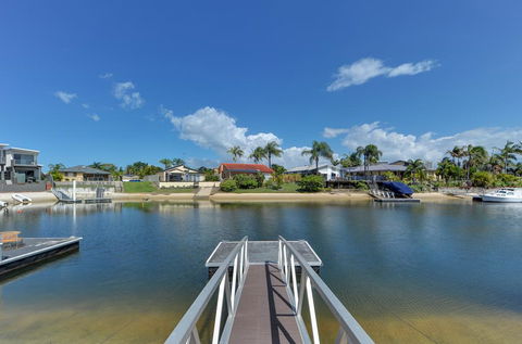Belle Of Broadbeach - Tourism Townsville 3