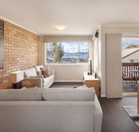 Beloka 9 - Overlooking Lake Jindabyne - Tourism Townsville