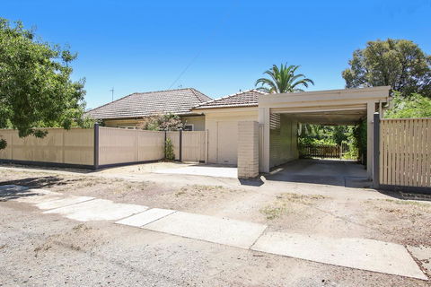 Benson House & Benson Lodge - Tourism Townsville 2