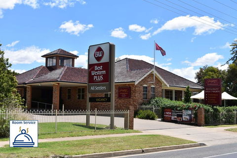 Best Western Plus All Settlers Motor Inn - Tourism Townsville 0