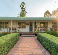 Birds 'n' Bloom Cottages - Tourism Townsville