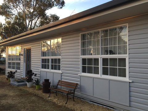 Black Cat Retreat Holiday Home - Tourism Townsville 1