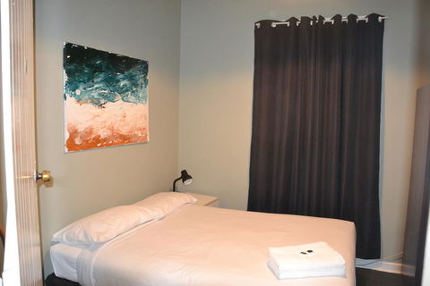 Black Diamond Lodge - Tourism Townsville 0