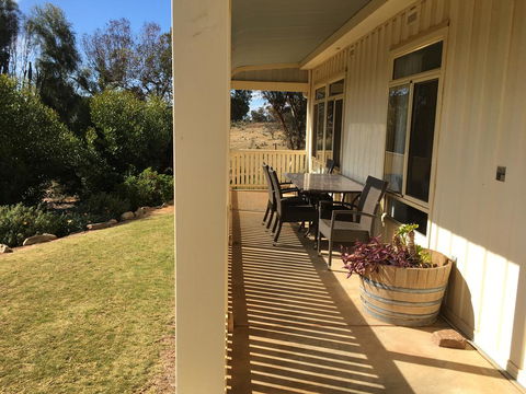 Black Jack Get-A-Way Magpies Nest - Tourism Townsville 2