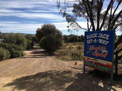 Black Jack Get-A-Way Magpies Nest - Tourism Townsville 0