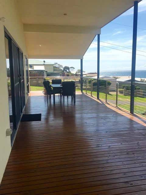 Blakeney Holiday House - Tourism Townsville 3