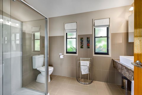 Blue Summit Cottages - Tourism Townsville 1