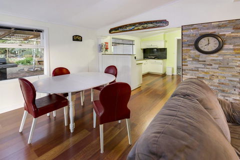 Bluff View River House - Stunning Riverfront - Tourism Townsville 2