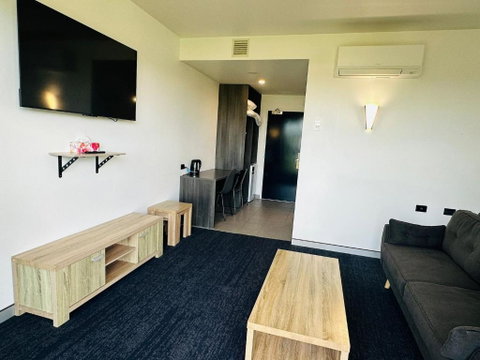 Thornton Executive Hotel - Tourism Townsville 3