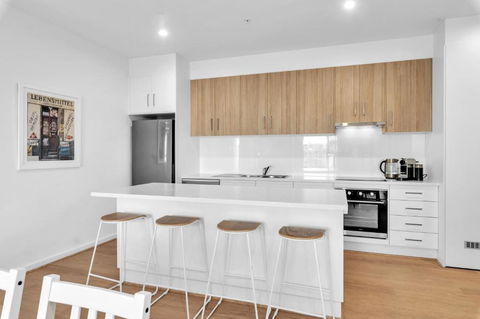 Flinders Corporate Extended Stays 8 -12 Weeks - Tourism Townsville 2