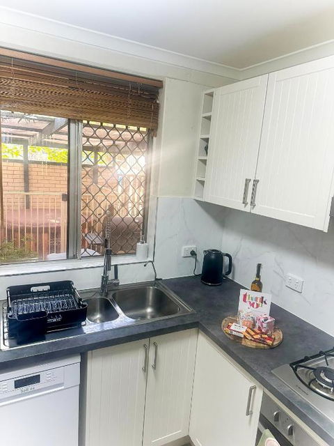 Queen Of The Desert Villa Secure & Gated 2 Bdrm Home - Tourism Townsville 2