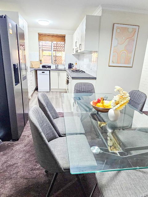 Queen Of The Desert Villa Secure & Gated 2 Bdrm Home - Tourism Townsville 0