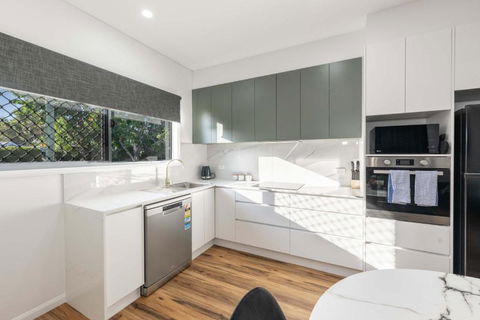 Windsor Charm - Unit Two - Tourism Townsville 1