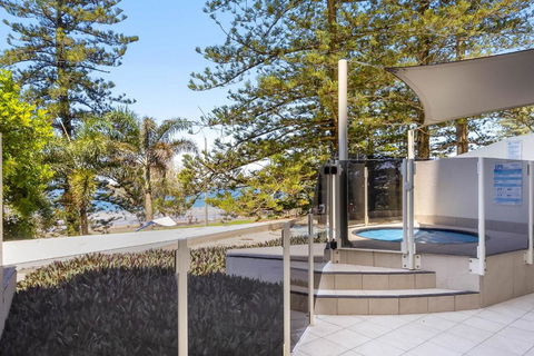 ZANZ205- Exclusive Outdoor Spa With Ocean Glimpses - Tourism Townsville 1