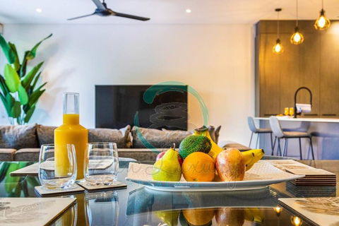 ZEN ARCTIC Luxury 2-Story T/House + Pool & Markets - Tourism Townsville 3