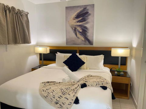 ZEN OCEAN BLISS - Cozy 2-BR/2-BA Sea View Retreat - Tourism Townsville 1