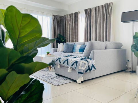 ZEN OCEAN BLISS - Cozy 2-BR/2-BA Sea View Retreat - Tourism Townsville 3