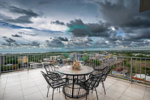 ZEN Pinnacle Penthouse (2) 3-BR Panoramic Retreat - Tourism Townsville 0